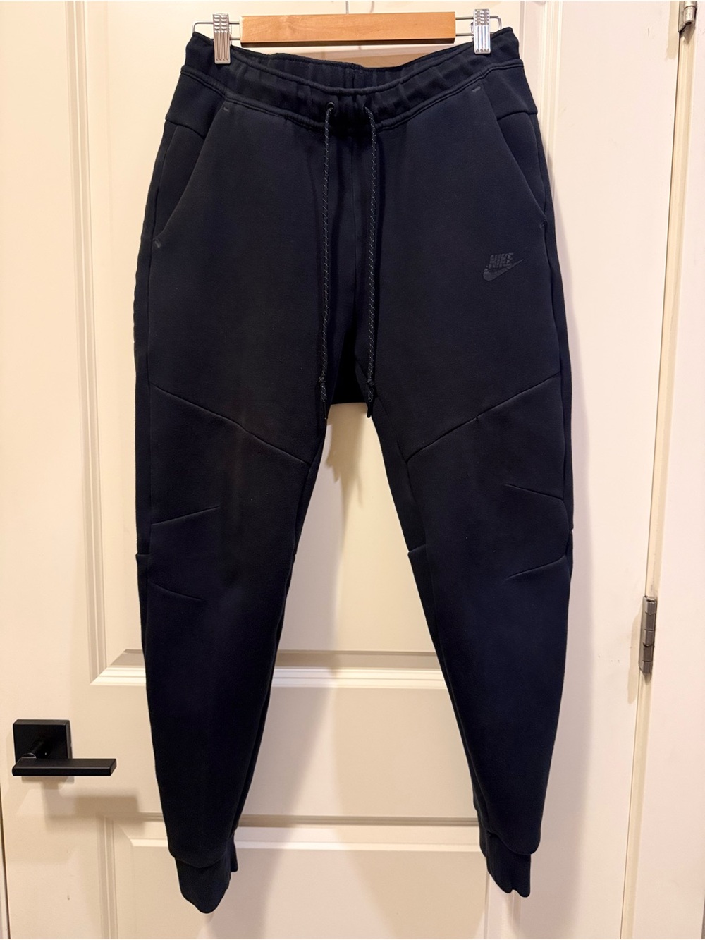 Nike Men's Black Tech Fleece Joggers with Drawstring